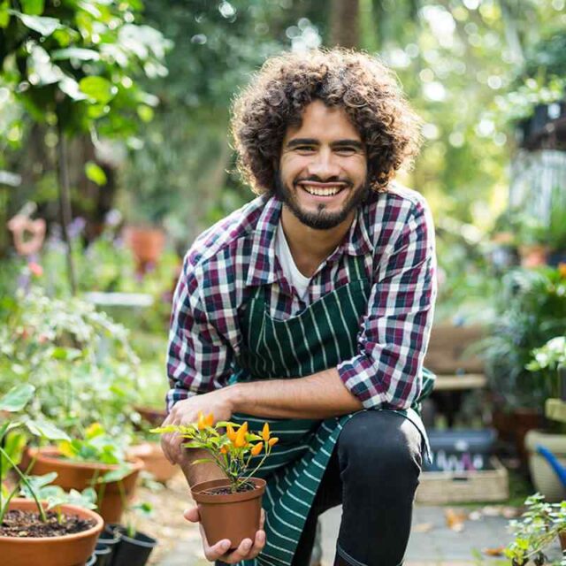 https://www.papayevillage.com/wp-content/uploads/2019/02/team_04-640x640.jpg